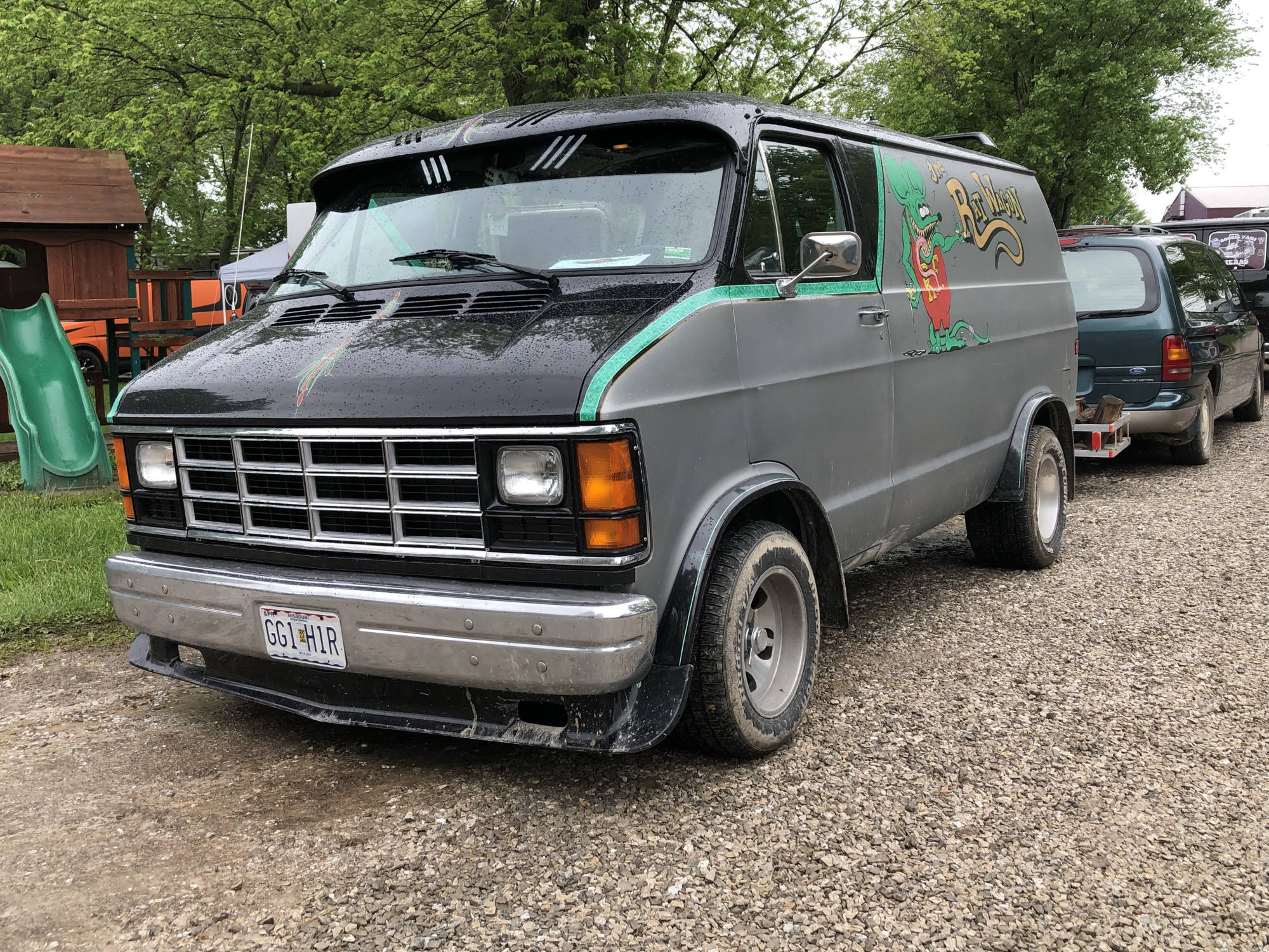 Mike & Suzy Phillips Panel Trucck - 3 Trails Vans